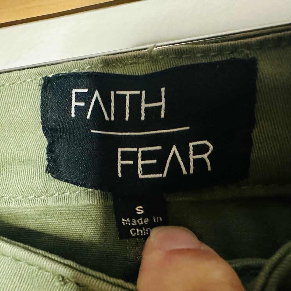 FAITH OVER FEAR Women's Army Green Distressed Skinny Jeans Size Small - Picture 7 of 10